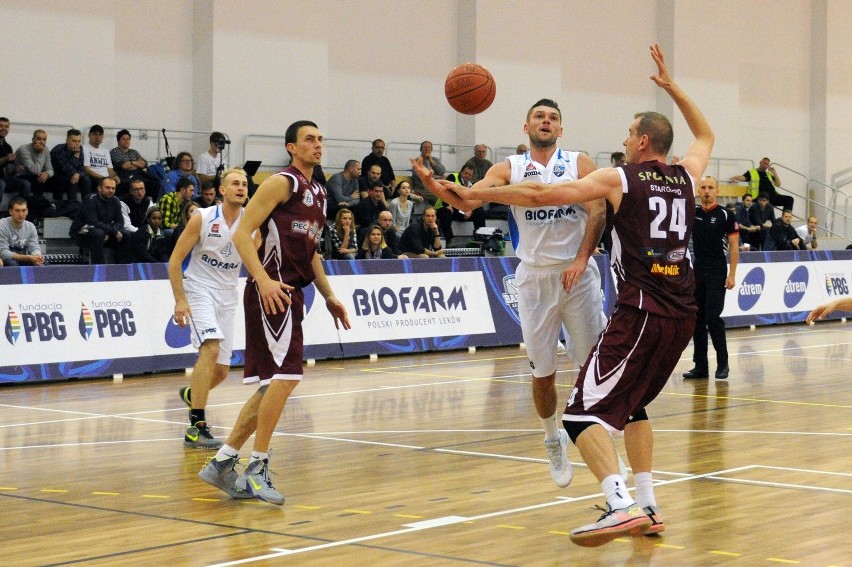 Koszykówka: Zmarnowana szansa Biofarmu Basketu. Zawiedli...
