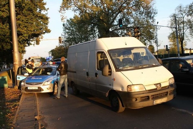 Potrącenie kobiety i dwie kolizje na ul. Szczecińskiej w Słupsku