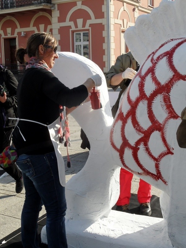 Jedna z tych ryb spełni marzenia dzieci