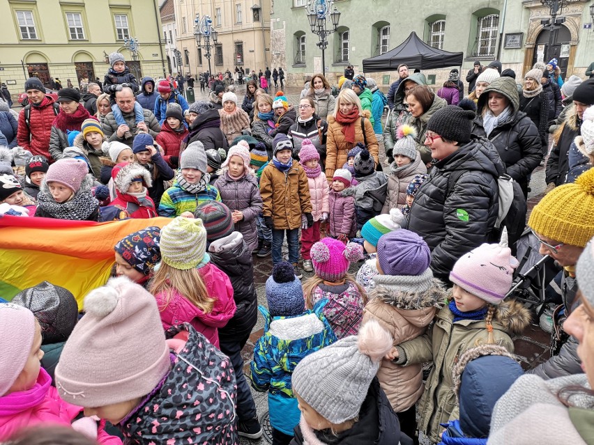 Kraków. Dzieci poszły w korowodzie św. Mikołaja [ZDJĘCIA]