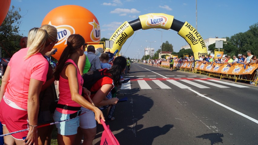 Tour de Pologne 2017 w Jastrzębiu. Kolarze mkną przed siebie