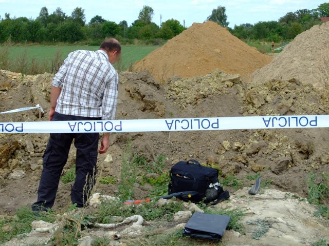 Na czas wydobywania szczątków prace przy budowie drogi zostały częściowo wstrzymane.