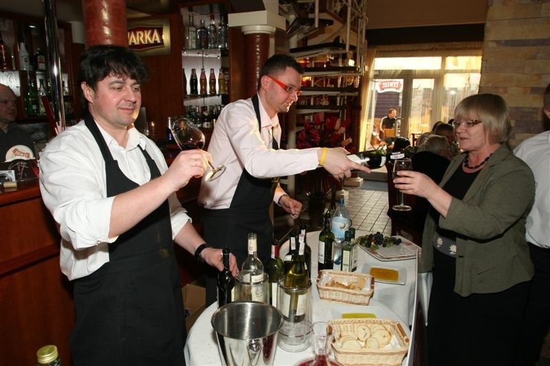 Degustacja win w restauracji Antresola