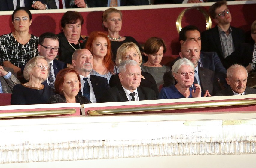 Na zdjęciu m.in. Jarosław Kaczyński i Antoni Macierewicz...
