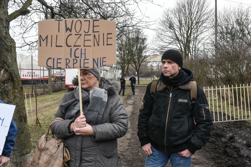 Protesty przed występami cyrków wykorzystujących zwierzęta...