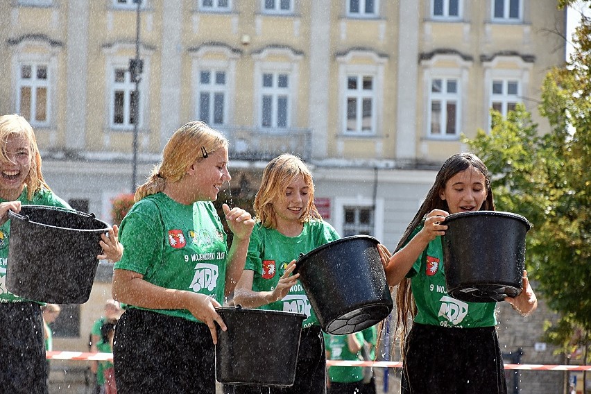 IX Wojewódzki Zlot Młodzieżowych Drużyn Pożarniczych. Druga część relacji ze zlotu w Gorlicach. Zmagania z konkurencjami w centrum miasta