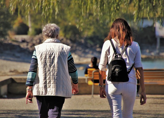 Co powinieneś wiedzieć przed podjęciem nauki na kierunku opiekun osoby starszej?