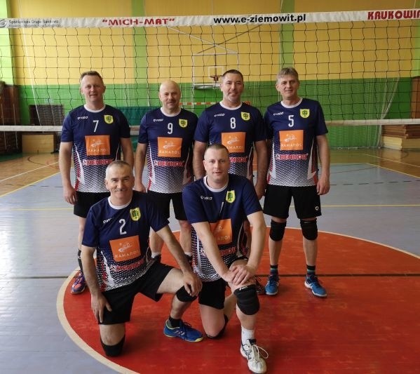 Cztery drużyny rywalizowały o tytuł mistrza  w piłce siatkowej - Osięciny, Powałkowice, Radziejów, Topólka