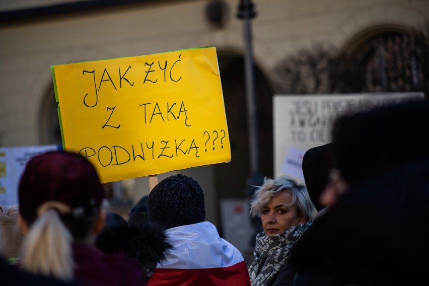 Protest mieszkańców TBS we wrocławskim Rynku, 14 marca 2022...