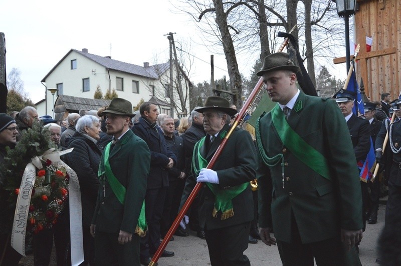 Tłumy uczestniczyły w pogrzebie Stefana Wolaka, byłego wójta gminy Gródek nad Dunajcem [ZDJĘCIA]