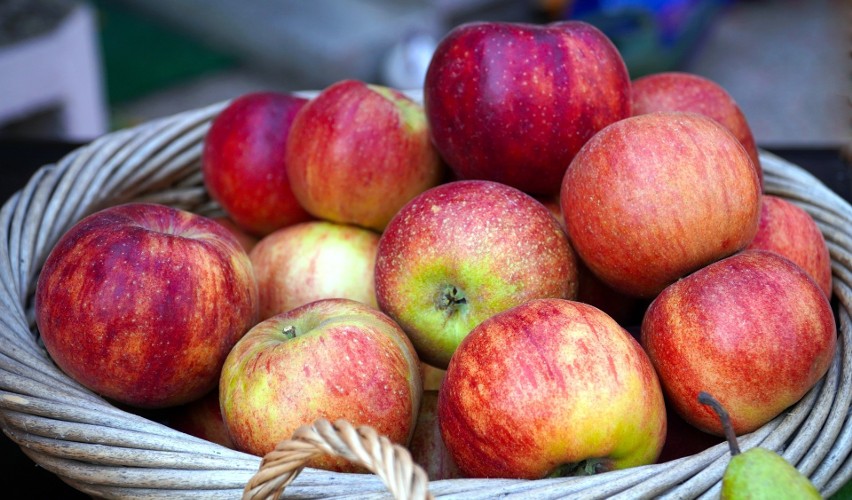 Lekarze zalecają częste jedzenie jabłek osobom zmagającym...