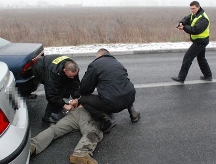 Czecha, który uciekał przed policją, zatrzymano przy Makro.