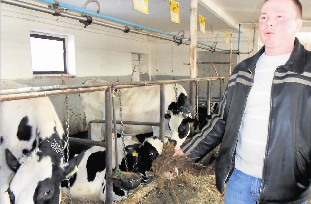 Marcin Gromada, z miejscowości Ludzisko, nie przekroczy mlecznego limitu, choć jego krowy dają bardzo dużo mleka