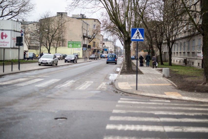 Ulica Zarzewska wreszcie zyska nową nawierzchnię ZDJĘCIA