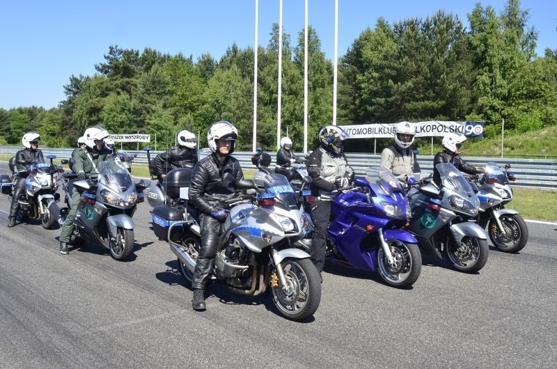 Szkolenie policjantów z drogówki na Torze Poznań.