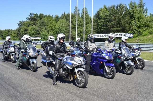 Szkolenie policjantów z drogówki na Torze Poznań.