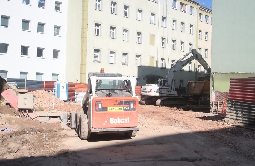 Postępy prac na budowie nowego kwartału w centrum Szczecina [ZDJĘCIA]