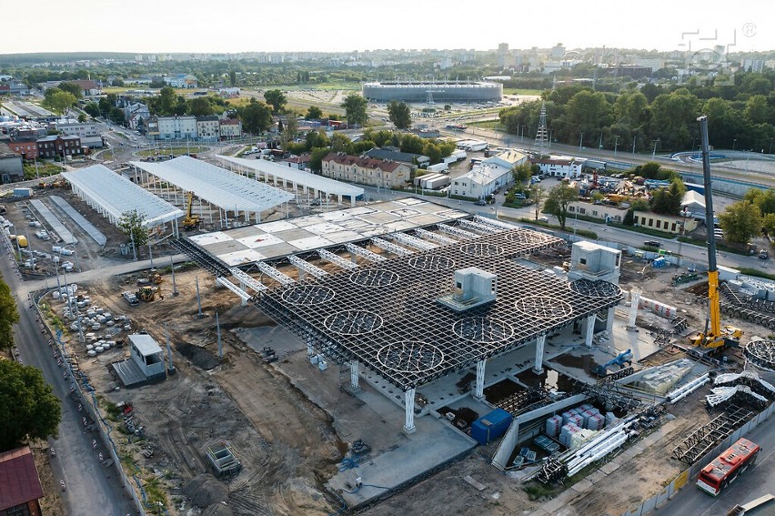 Dworzec metropolitalny w Lublinie dostał już prawie wszystkie korony. To największa od lat inwestycja w mieście. Zobacz zdjęcia z drona