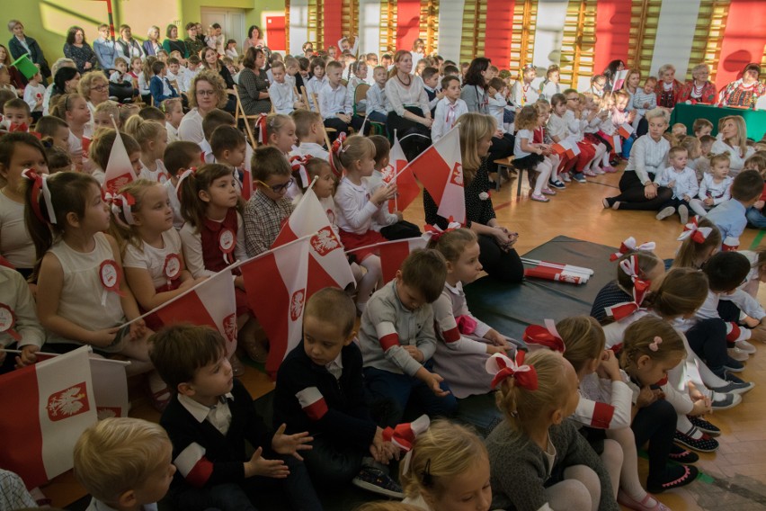 Obchody 100-lecia niepodległości w Zespole Szkoły Podstawowej i Przedszkola w Tumlinie 
