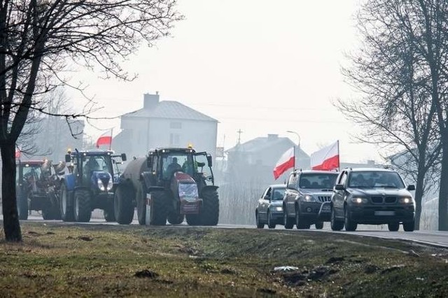 Protestujący rolnicy na DK19.