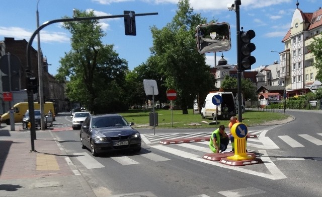 W poniedziałek wprowadzano jeszcze zmiany w nowych sygnalizatorach