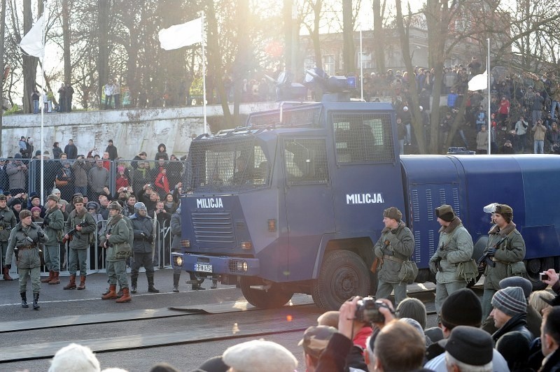 Pacyfikacja szczecińskiej stoczni: inscenizacja