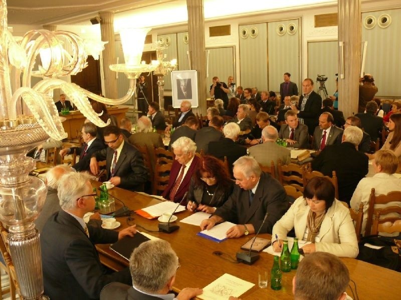 Uczestnicy konferencji w Sali Kolumnowej Sejmu.