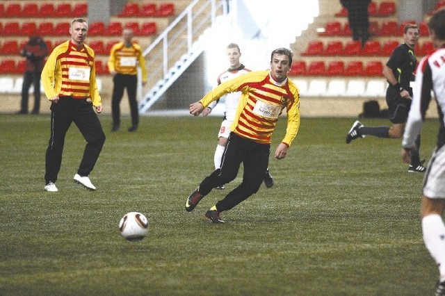 Kamil Grosicki (z prawej) wraz z kolegami z Jagiellonii zagra w Turcji sparing z rumuńskim Rapidem Bukareszt
