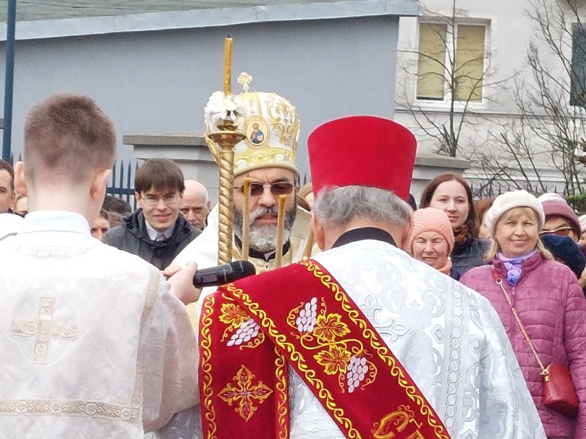Wierni Kościoła prawosławnego świętują Zmartwychwstanie Pańskie. Paschalna wielka wieczernia w białostockim soborze