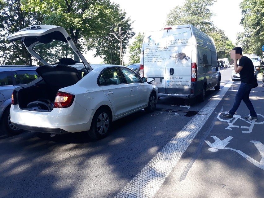 Wypadek na Kosmonautów. Zderzenie czterech samochodów (ZDJĘCIA)