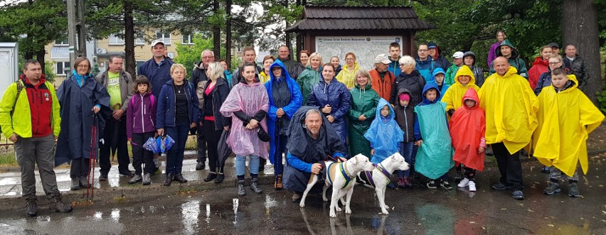 Odkryj Beskid Wyspowy. Marsz do gwiazd. W deszczu i chłodzie pokonali Lubomira [ZDJĘCIA]