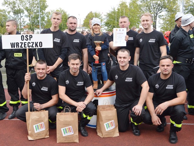 Zwycięska drużyna z OSP we Wrzeczku