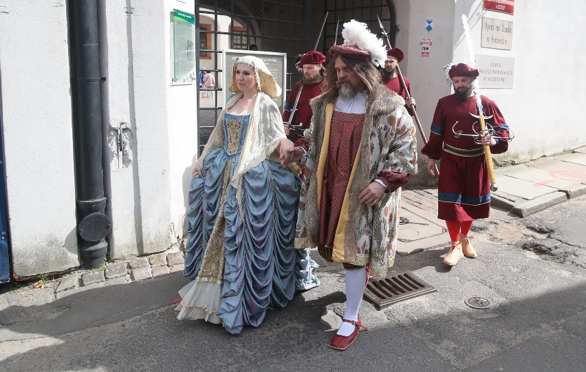 Środowy występ rekonstruktorów odbył się z okazji obchodów...