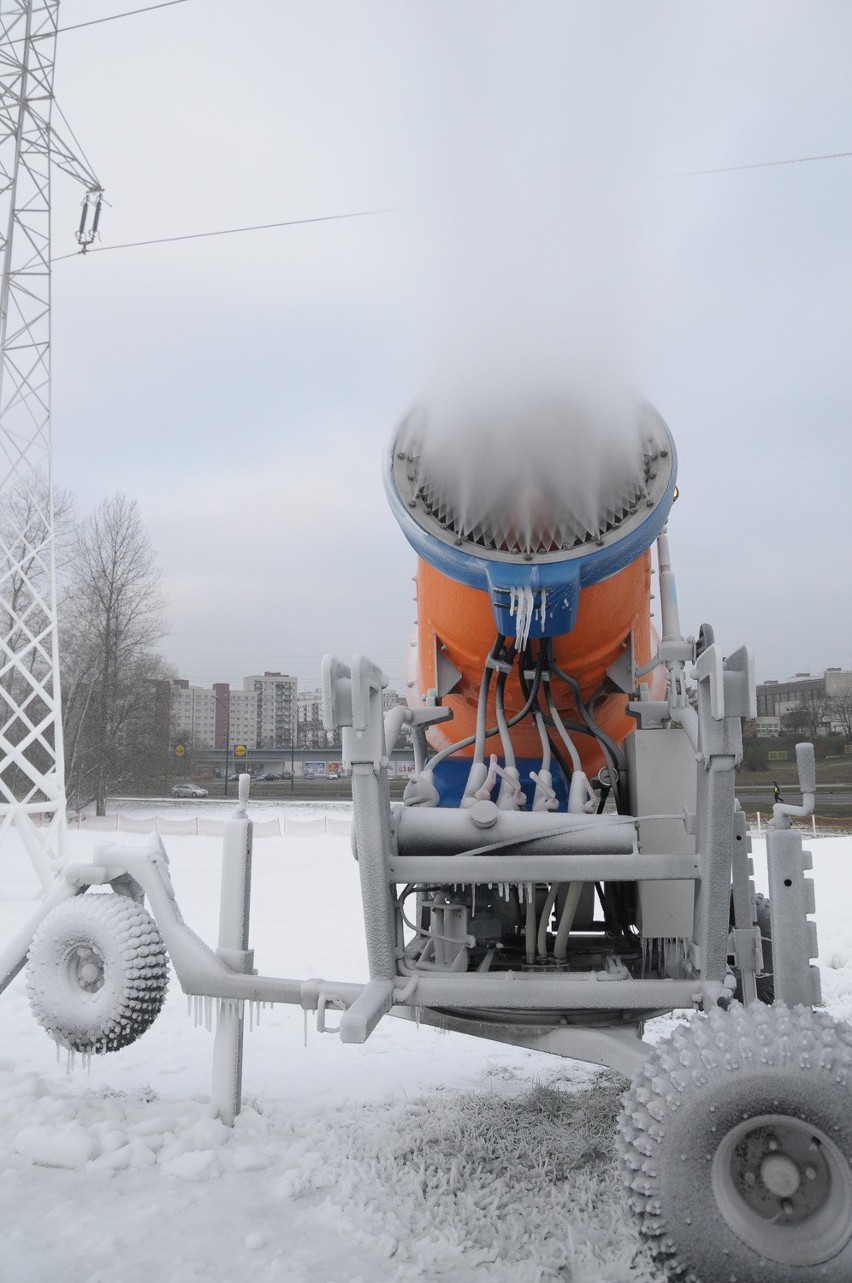 Naśnieżanie Górki Środulskiej w Sosnowcu