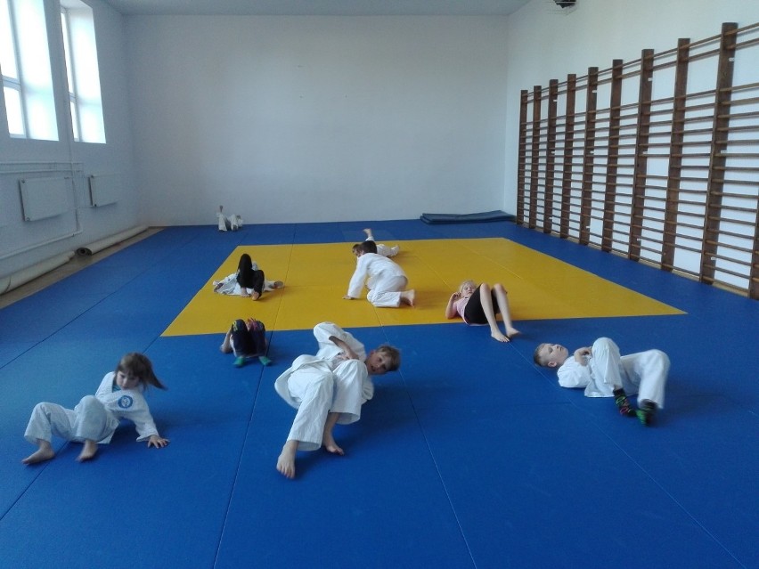 Zajęcia w ramach akcji prowadzone są w sali Akademii Judo...