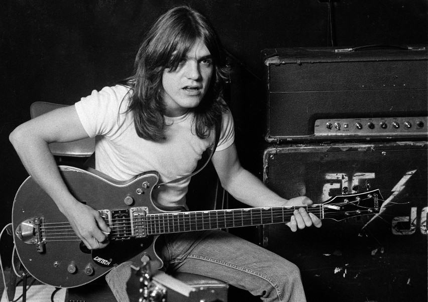 Nie żyje Malcolm Young, gitarzysta kultowej grupy...