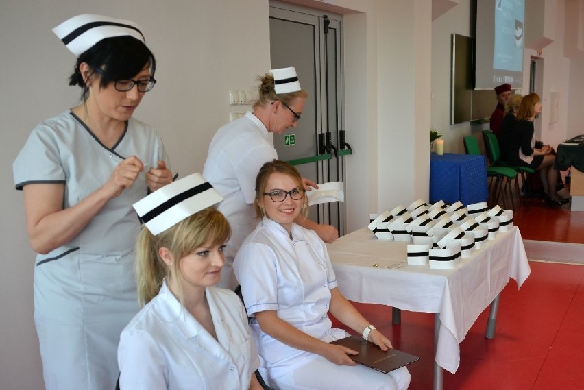 Czepkowanie pielęgniarek w Kielcach (WIDEO, zdjęcia)