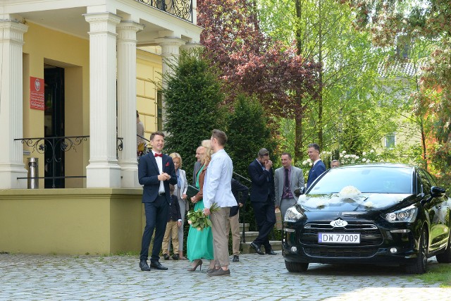 Goście będą zbierać się przed Urzędem Stanu Cywilnego.Bogdan Bogielczyk/ATM Grupa