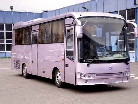 Autobus o nowej sylwetce nadwozia zbudowany jest przy wykorzystaniu nowoczesnych materiałów.