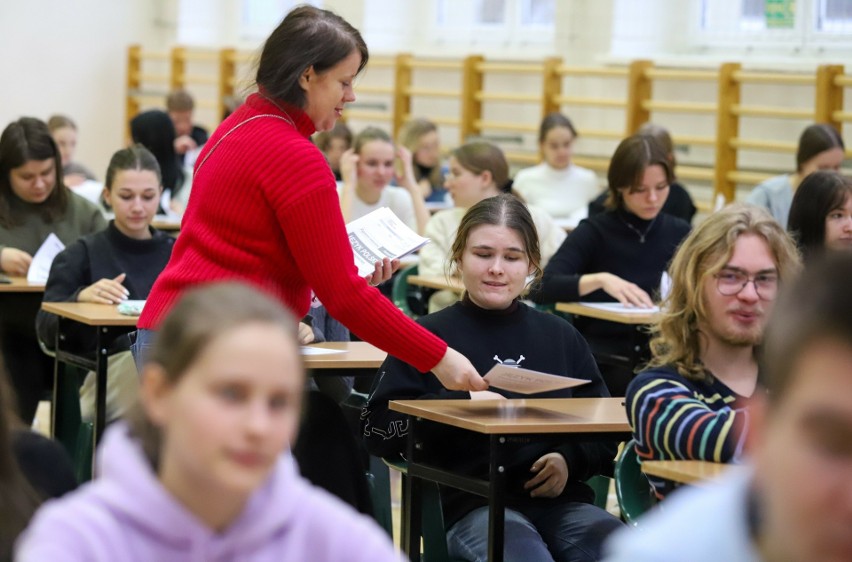 Próbne matury w toruńskich szkołach. Dziś język polski na poziomie podstawowym