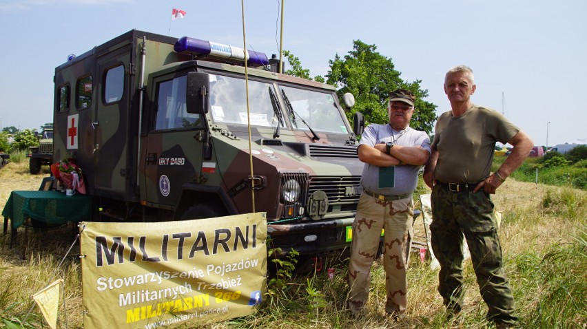 Do Darłowa przyjechali prawdziwi pasjonaci militariów. Na...