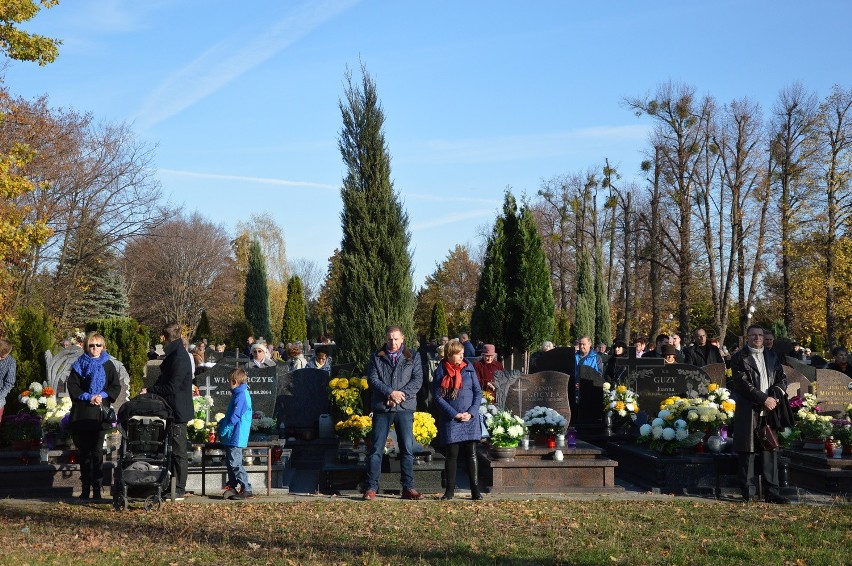 Cmentarz przy ul. Bardzkiej, msza św. o godz. 14, 1...