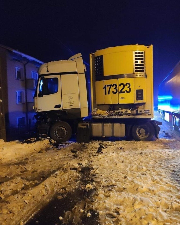 Zderzenie ciężarówek w Słomnikach
