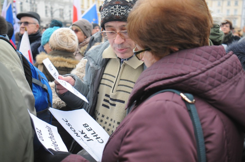 Kraków. Protest KOD-u przeciw reformie sądownictwa [ZDJĘCIA, WIDEO]