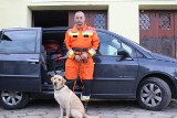 Łódzki strażak z psem uratował chorego sześciolatka [ZDJĘCIA+FILM]
