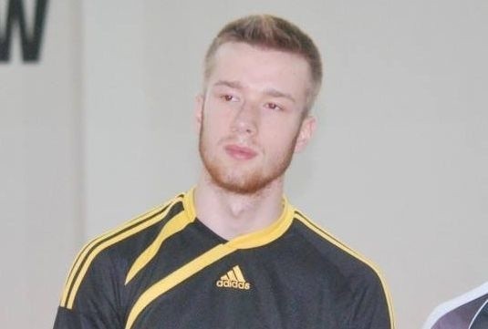 Adrian Bzymek to 20-letni bramkarz, który ostatnio reprezentował barwy Staru Starachowice. Teraz będzie występował w GKS Rudki.