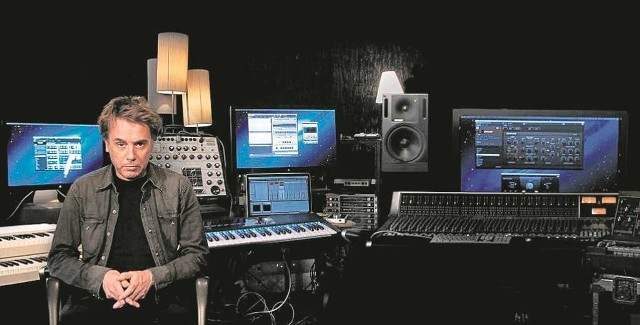 Jean Michel Jarre ma w swoim studiu cały arsenał analogowych i cyfrowych syntezatorów