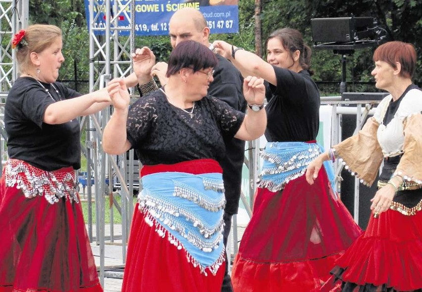 Podopieczni WTZ w Podolanach pokazali "Cygańskie wesele"