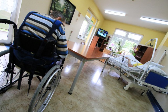 Opiekunowie dorosłych osób niepełnosprawnych od lat czekają na realizację wyroku Trybunały Konstytucyjnego