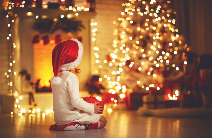 Symbole świąt Bożego Narodzenia. Skąd wzięły się prezenty i choinka? Musisz to wiedzieć, zanim zasiądziesz do stołu